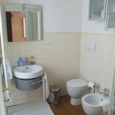 La Luna Dal Borgo ليسي